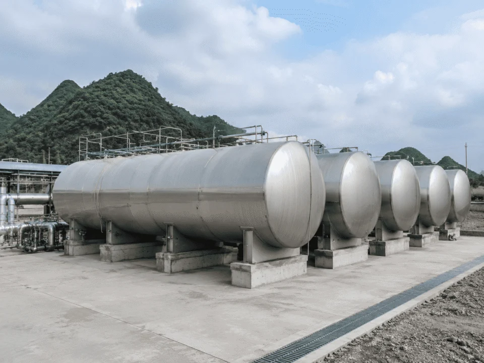 Industrial storage tanks