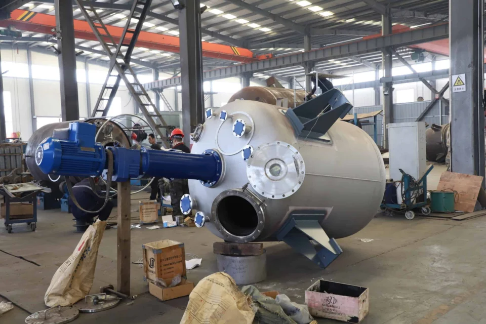 Custom fabricated pressure vessel and reactor equipment